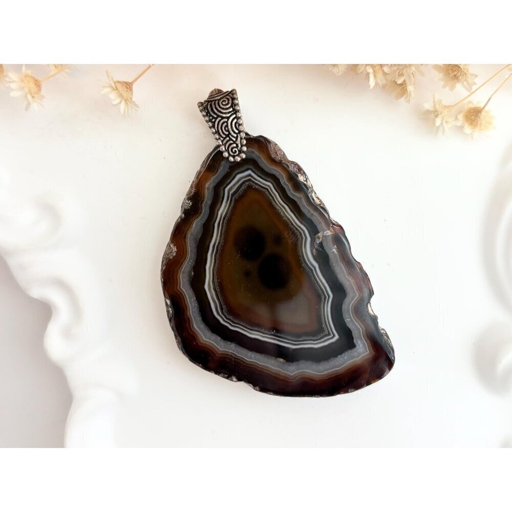 Brown & White Banded Sliced Agate Geode Crystal Large Silver T Vintage Pendant
